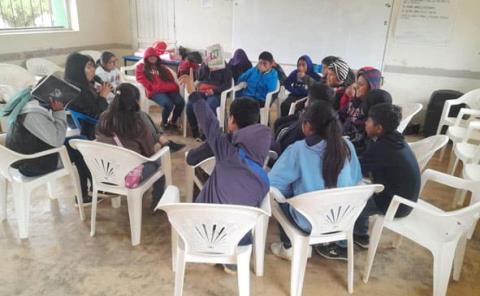 Imparten conferencias para niños y jóvenes en Huautla