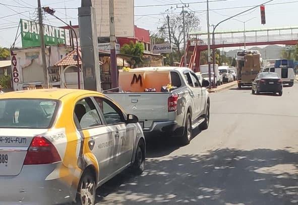 Reportan auto que transportaba gasolina sobre la México-Tampico