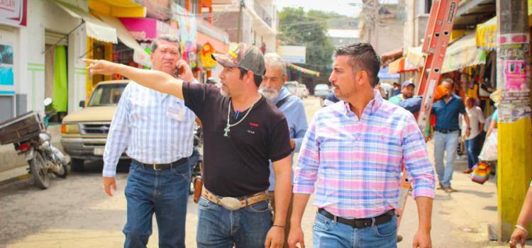 Dany Andrade recorrió el Mercado Municipal para mejorar reordenamiento