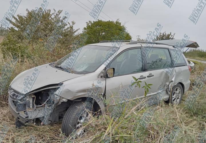 Autobús del Vencedor arrastró una camioneta