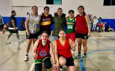 Gran éxito torneo de básquetbol femenil en Tlanchinol