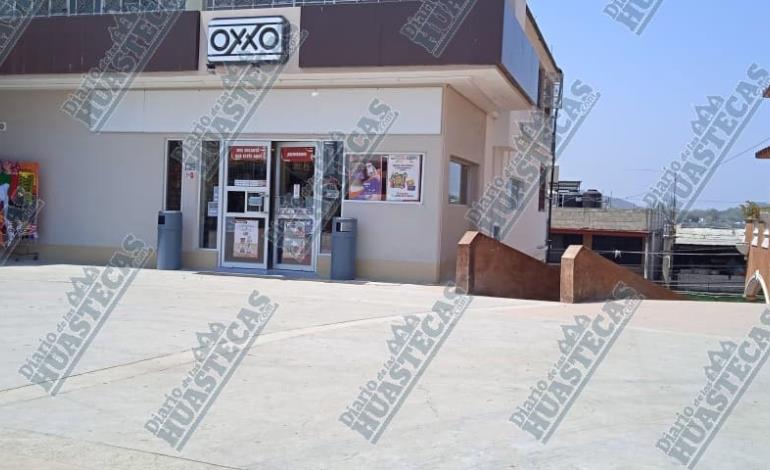 Ladrón asaltó tienda Oxxo en Tantoyuca