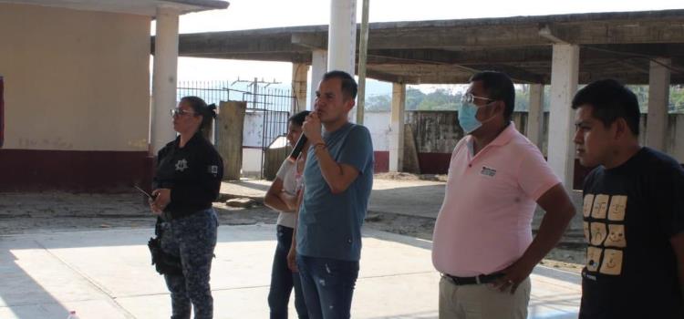 Continúan pláticas de prevención de delitos en Xochiatipan