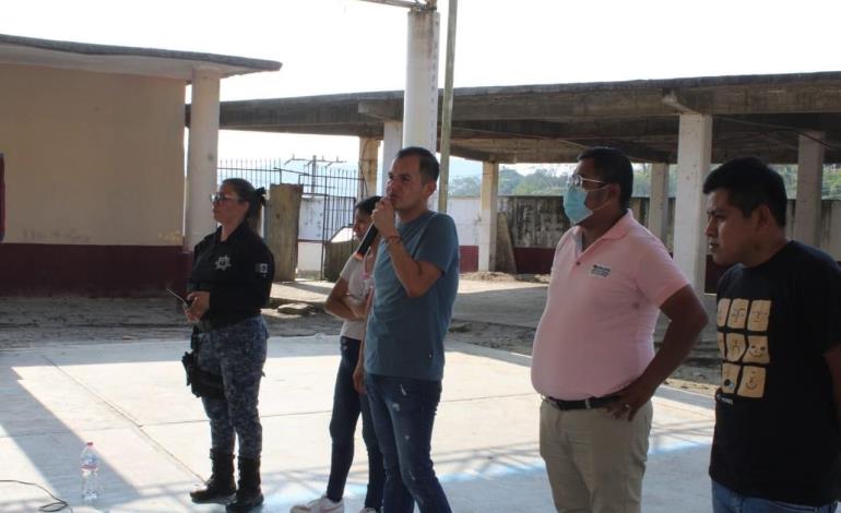 Continúan pláticas de prevención de delitos en Xochiatipan