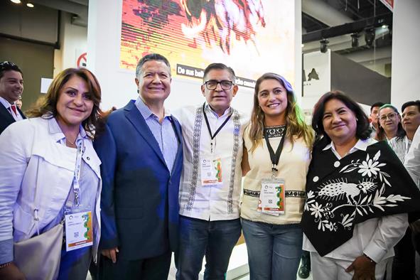 Julio Menchaca participó en inauguración de la 47 edición del Tianguis Turístico