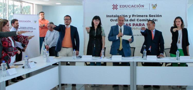 Gobierno de Julio Menchaca  incrementará monto de becas a  jóvenes de Educación Superior