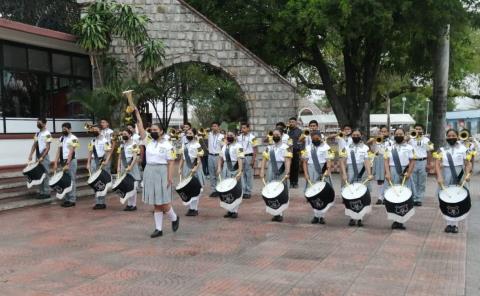 Proyectan a Banda de Guerra de la "5"