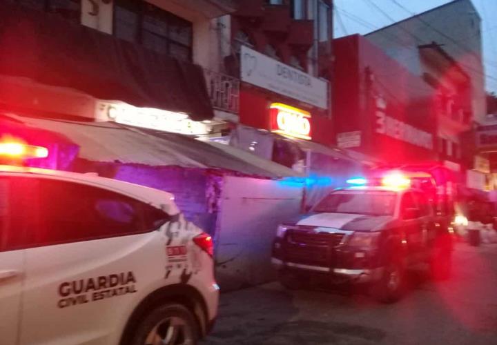 Roban 4 mil 500 pesos en efectivo en Oxxo Hidalgo 