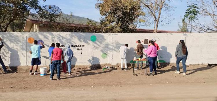 Rinden homenaje con inauguración de mural