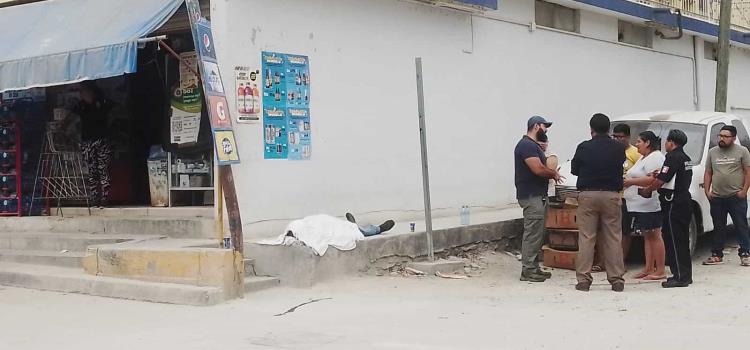 Murió abuelito en plena calle