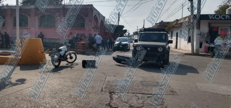 Camioneta embistió a un motociclista en Pánuco