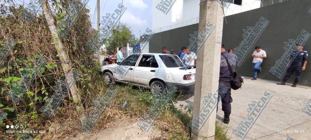 Choque dejó a colonias sin luz en la Carlos Salinas