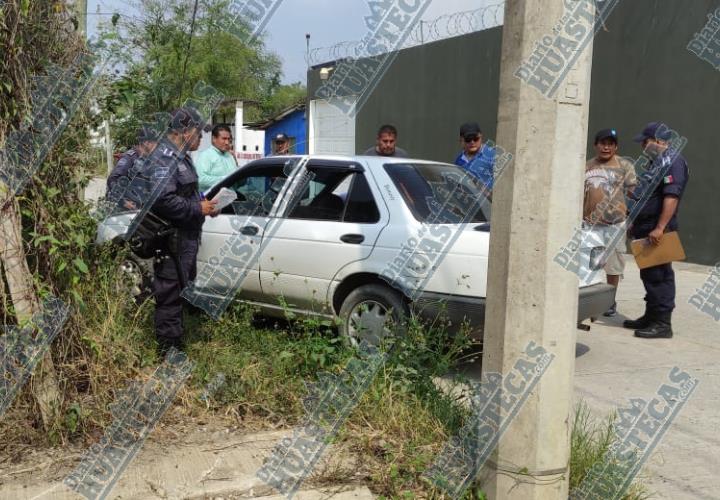 Choque dejó a colonias sin luz en la Carlos Salinas