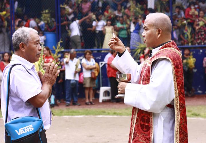 Llama Iglesia a reflexionar en Domingo de Ramos