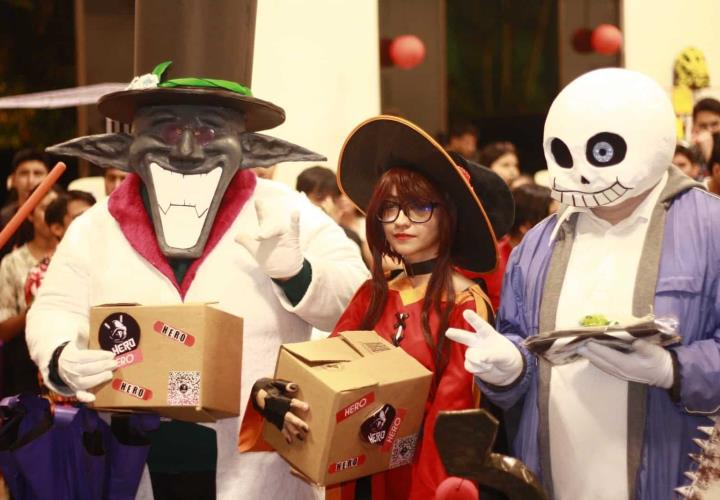 Triunfaron jóvenes en concurso de Cosplay 