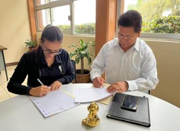 CECYTEH Huautla realizó firma de convenio con INEA