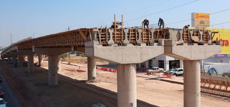 Avanza construcción de puente vehicular