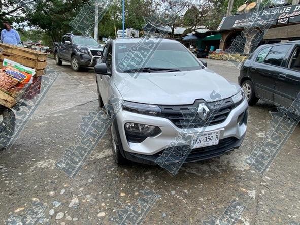 Motociclista chocó contra un Renault