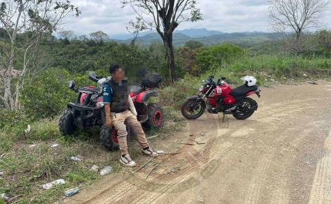 Auxiliaron a motociclista tras percance vial