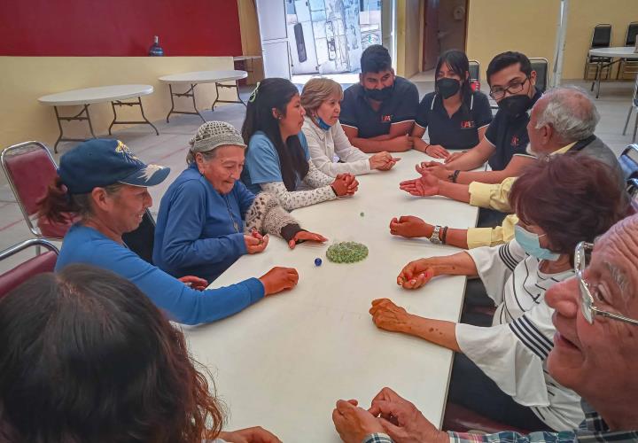 Promueve IAAMEH encuentro intergeneracional en el CGI Pachuca