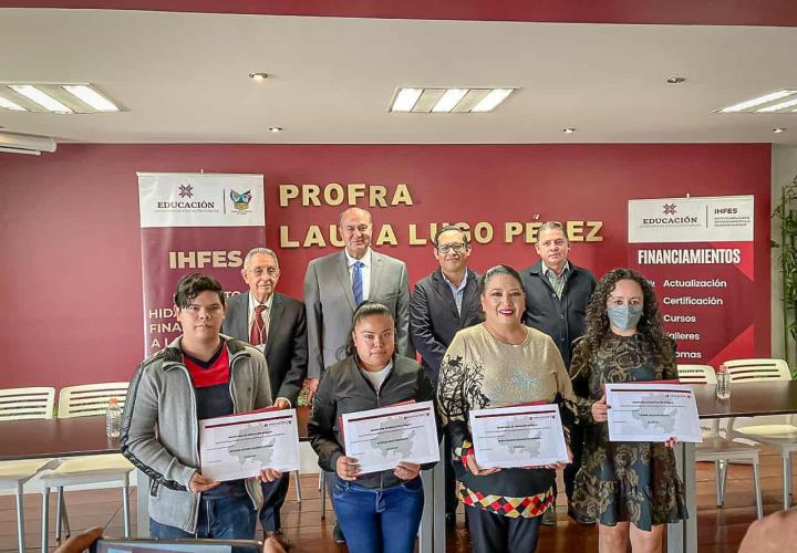 Importante brindar al pueblo acceso a financiamientos educativos: Natividad Castrejón