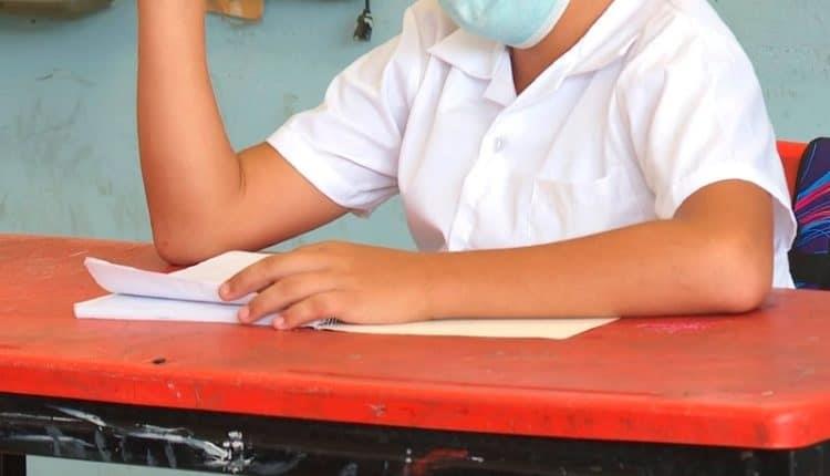 Continuar con medidas  sanitarias en escuelas