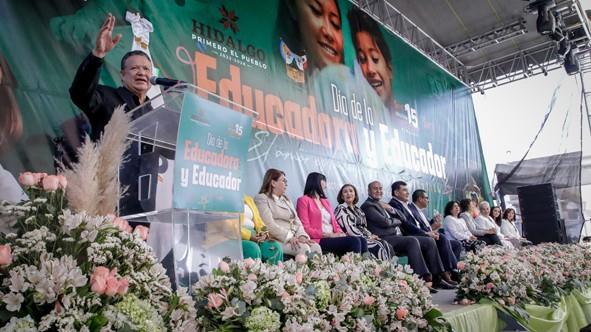 Reconoce Menchaca Salazar esfuerzo y talento  de las y los docentes de nivel preescolar