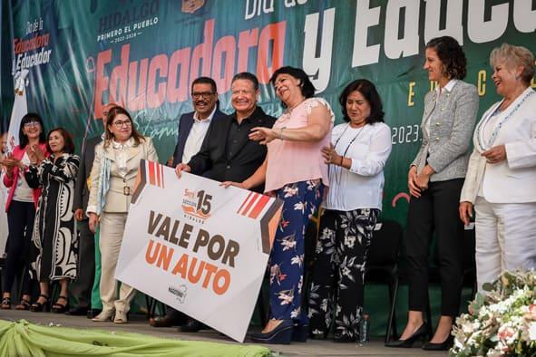 Reconoce Menchaca Salazar esfuerzo y talento  de las y los docentes de nivel preescolar