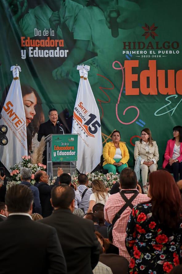 Reconoce Menchaca Salazar esfuerzo y talento  de las y los docentes de nivel preescolar