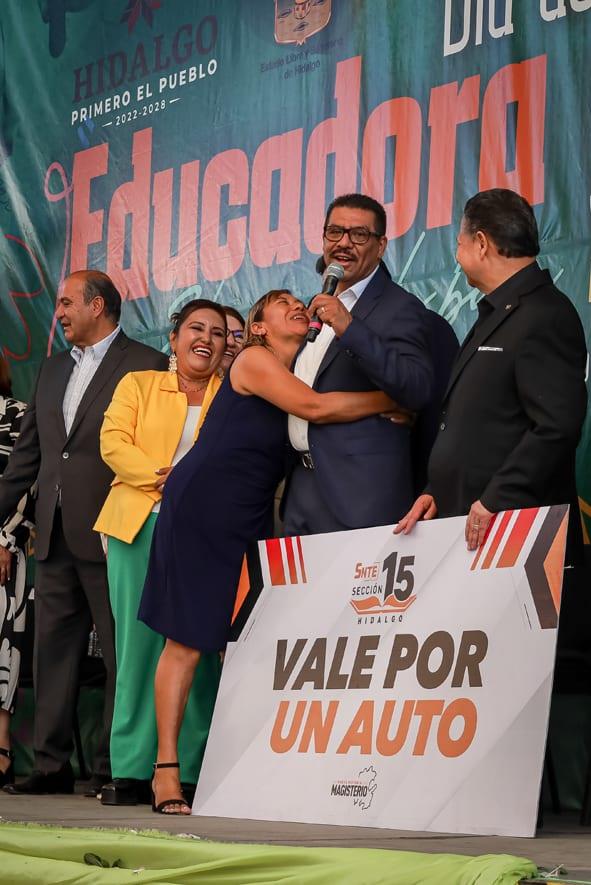 Reconoce Menchaca Salazar esfuerzo y talento  de las y los docentes de nivel preescolar