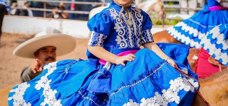 Valentina Muñiz fue coronada  "Escaramuza Infantil Potosina"