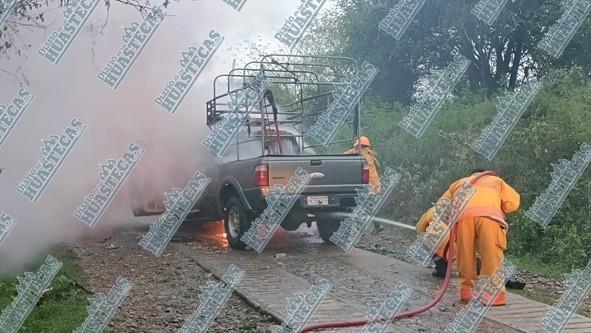 Camioneta se incendió por un corto circuito 