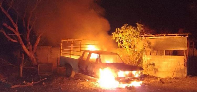 Camioneta y casa se incendiaron