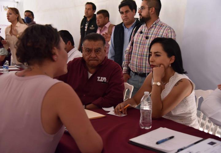 El gobierno de Hidalgo, atiende de viva voz los problemas de sus habitantes