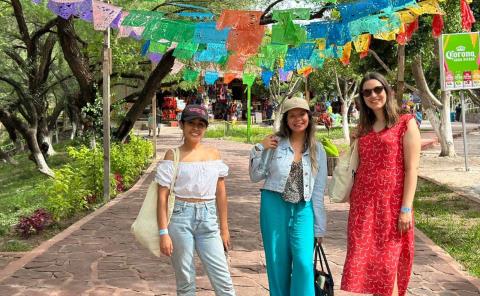 Guapas turistas de  visita por Rioverde