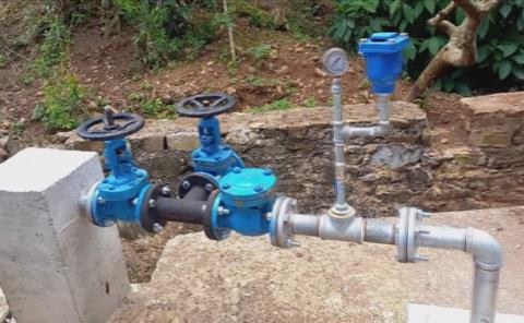 Instalaron sistema de distribución de agua  en Milcahual