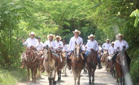Invitan a la tradicional cabalgata en Huazalingo