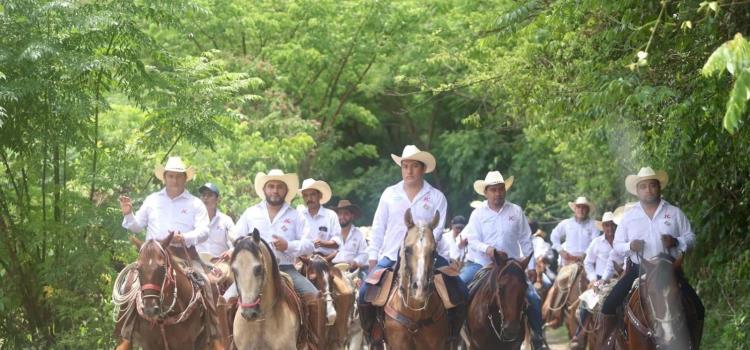 Invitan a la tradicional cabalgata en Huazalingo