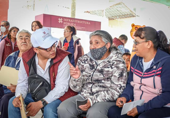 Nuestras peticiones son escuchadas y tienen respuesta en Santiago Tlapacoya: pobladores