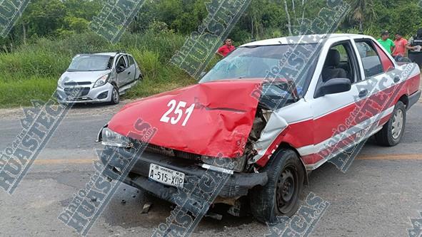 Pasajeros heridos en brutal choque