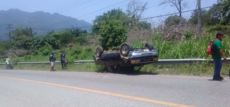 Volcó camioneta en la México-Laredo