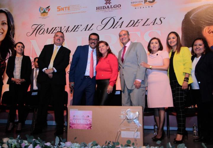 Reconoce Natividad Castrejón compromiso de las madres del sector educativo