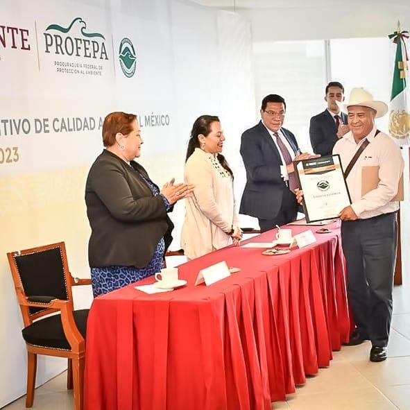 "Hidalgo recibe dos distintivos de Calidad Ambiental México
