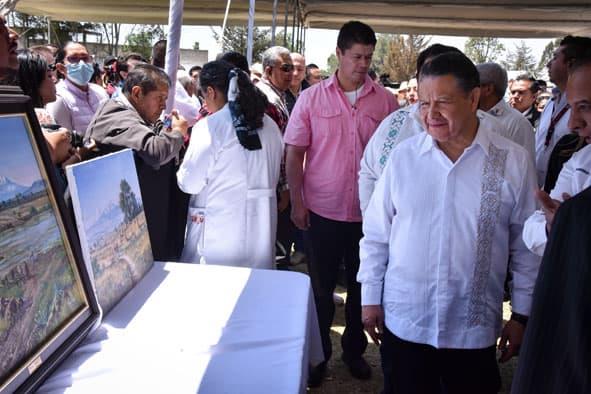 El gobernador anunció una nueva inversión de Time Ceramics.