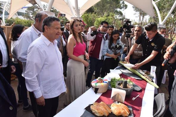 El gobernador Julio Menchaca participó en entrega de equipamiento para el Centro de Vinculación y Desarrollo de Competencias en la Industria