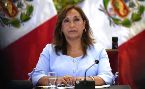 AMLO llama ´usurpadora´ a presidenta de Perú