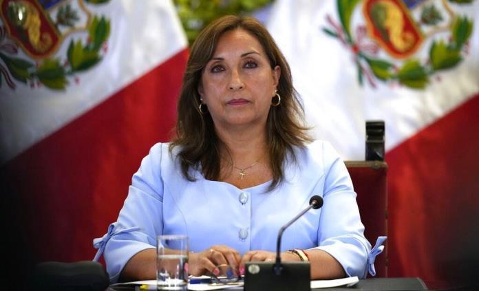 AMLO llama ´usurpadora´ a presidenta de Perú