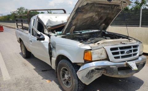 Mujer lesionada en fuerte choque