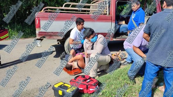 Mujer lesionada en choque por alcance, en Tantoyuca