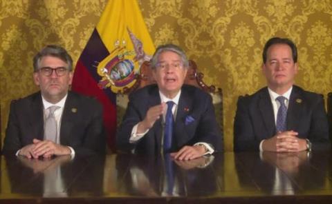 Presidente disuelve el Congreso de Ecuador